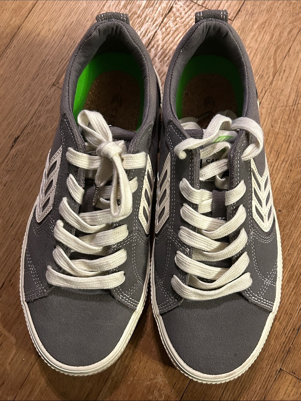 Cariuma Gray Canvas Sneakers with White Laces Women’s 8 Men’s 6.5